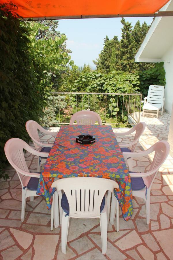 Apartmani Rasan Malinska Exterior photo